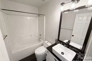 12014 Cheviott Hill Ln, Charlotte, NC 28213 - Photo 9