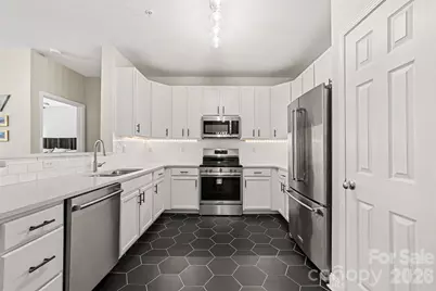 1000 E Woodlawn Road #111, Charlotte, NC 28209 - Photo 9