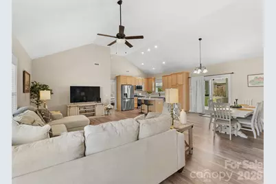 432 Sassafras Drive, Hendersonville, NC 28739 - Photo 3