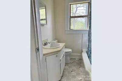 2025 28th Street NE, Hickory, NC 28601 - Photo 11