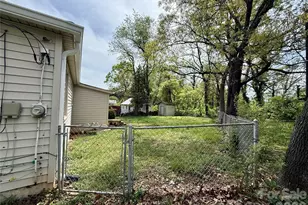 2025 28th St NE, Hickory, NC 28601 - Photo 15