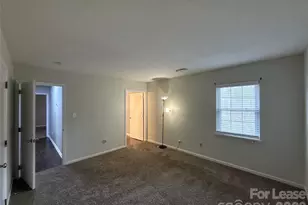 5919 Hunters Crossing Ln, Charlotte, NC 28215 - Photo 7