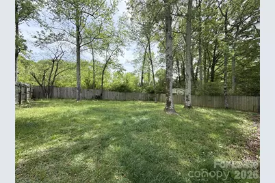 5919 Hunters Crossing Lane, Charlotte, NC 28215 - Photo 13