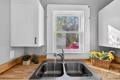 713 Prospect Street NW, Lenoir, NC 28645 - Photo 9