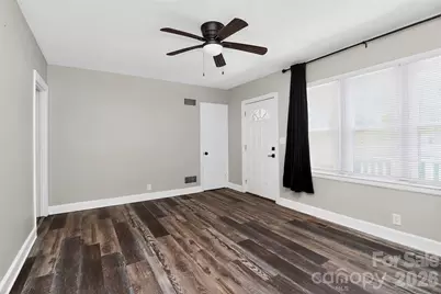 315 E 4th Avenue, Gastonia, NC 28054 - Photo 9