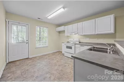 2246 Sunset Boulevard, Charlotte, NC 28269 - Photo 13
