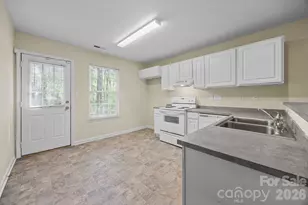 2246 Sunset Blvd, Charlotte, NC 28269 - Photo 13