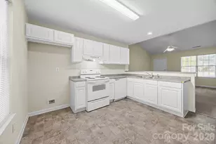 2246 Sunset Blvd, Charlotte, NC 28269 - Photo 11