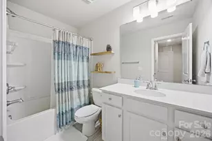 10041 Brittondale Ln, Charlotte, NC 28215 - Photo 3