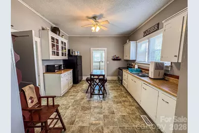 102 6th Em Street, Marion, NC 28752 - Photo 5