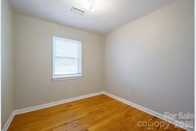 829 4th Avenue SW, Hickory, NC 28602 - Photo 9