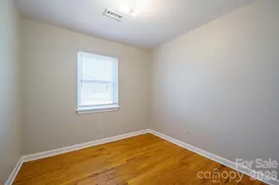 829 4th Ave SW, Hickory, NC 28602 - Photo 11