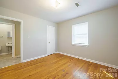 829 4th Avenue SW, Hickory, NC 28602 - Photo 3