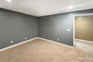 5106 Hanging Rock Ct, Hickory, NC 28601 - Photo 29