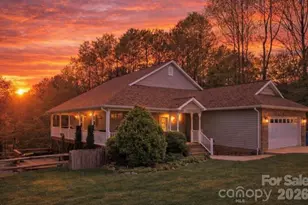 5106 Hanging Rock Ct, Hickory, NC 28601 - Photo 1