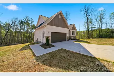 2422 Kimberly Avenue, Morganton, NC 28655 - Photo 5