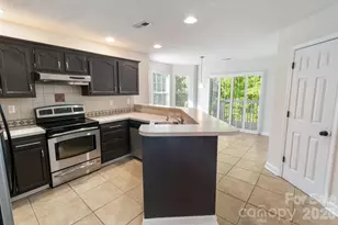 9313 Four Mile Crk Rd, Charlotte, NC 28277 - Photo 7
