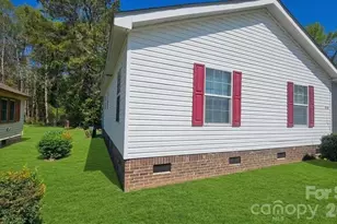 510 Phillips St, Fairmont, NC 28340 - Photo 3