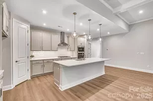 13409 Cozy Ct, Charlotte, NC 28215 - Photo 9