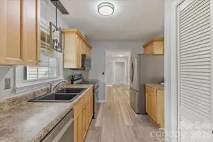 2516 Turnberry Ln, Charlotte, NC 28210 - Photo 11