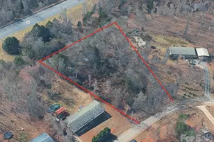 189 Village Point Dr, Statesville, NC 28625 - Photo 1