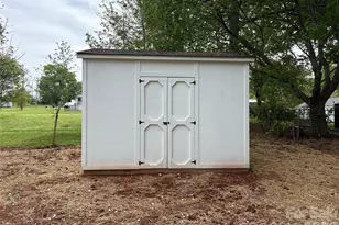 608 E Boston Ave, Bessemer City, NC 28016 - Photo 17