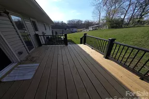 106 Shelly Dr, Hendersonville, NC 28792 - Photo 5