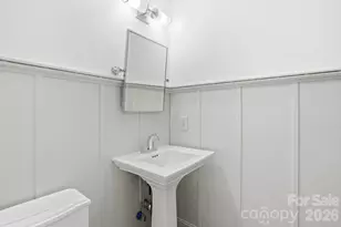 728 Clayfield Ct, Charlotte, NC 28209 - Photo 25