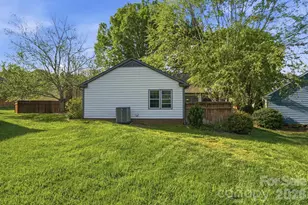 728 Clayfield Ct, Charlotte, NC 28209 - Photo 29