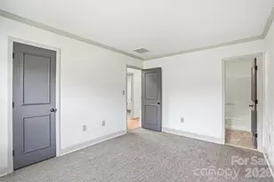 728 Clayfield Ct, Charlotte, NC 28209 - Photo 19