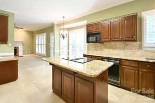 7201 Leharne Dr, Charlotte, NC 28270 - Photo 7