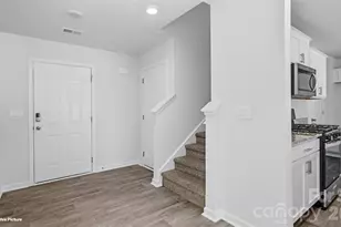 667 13th Ave Dr NE, Hickory, NC 28601 - Photo 3