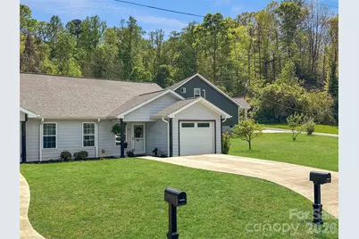 62 E Glenview Street, Marion, NC 28752 - Photo 1