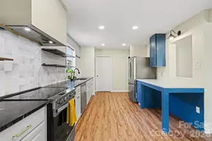 2648 Stream Bank Dr, Charlotte, NC 28269 - Photo 11