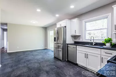 8 Hillview Road, Asheville, NC 28805 - Photo 21