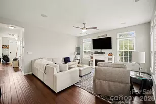 5705 Mossdale Ln, Charlotte, NC 28278 - Photo 7