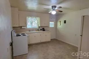 475 13th Ave NE, Hickory, NC 28601 - Photo 7