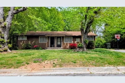 475 13th Avenue NE, Hickory, NC 28601 - Photo 1