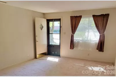 475 13th Avenue NE, Hickory, NC 28601 - Photo 5