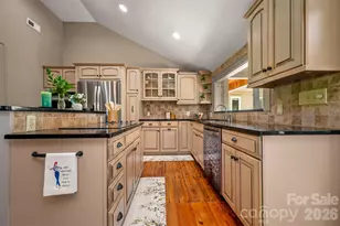 183-185 Rubin Thorne Rd, Campobello, SC 29322 - Photo 7