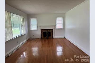 1020 W Catawba Avenue, Mount Holly, NC 28120 - Photo 3