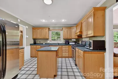 6201 Deliah Lane, Charlotte, NC 28215 - Photo 7