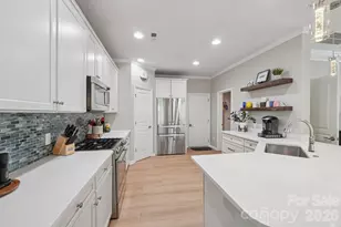 4818 Fonthill Ln, Charlotte, NC 28210 - Photo 5