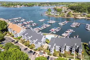 18679 Vineyard Point Ln, Cornelius, NC 28031 - Photo 9