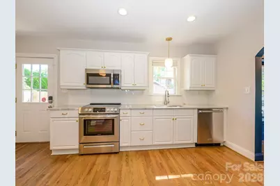 1929 Mecklenburg Avenue, Charlotte, NC 28205 - Photo 11