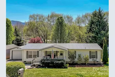 233 Fourth Street, Waynesville, NC 28786 - Photo 1