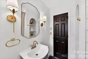 1226 Mockingbird Ln, Charlotte, NC 28209 - Photo 25