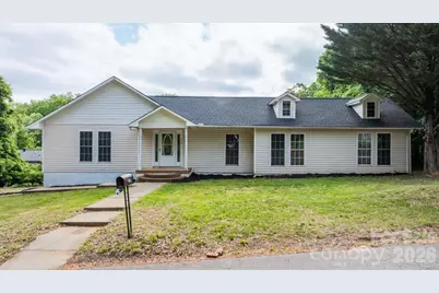 1604 4th Street NE, Hickory, NC 28601 - Photo 3