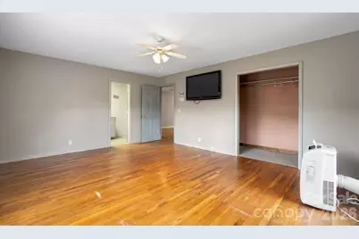 1604 4th Street NE, Hickory, NC 28601 - Photo 17