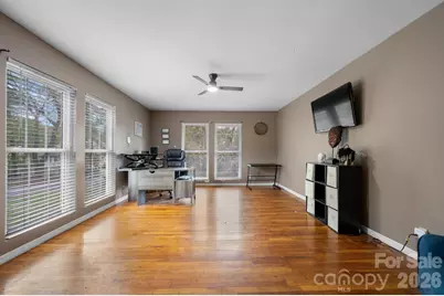 1604 4th Street NE, Hickory, NC 28601 - Photo 5